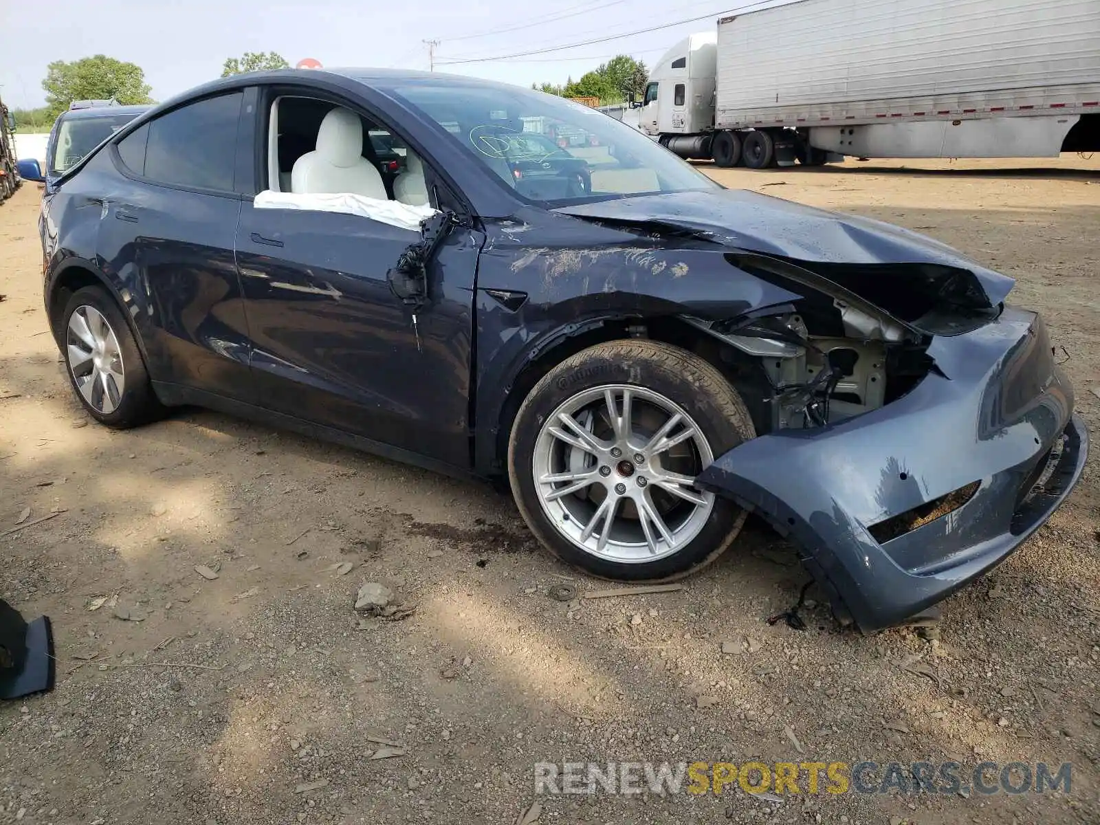 1 Photograph of a damaged car 5YJYGDEE2MF107018 TESLA MODEL Y 2021