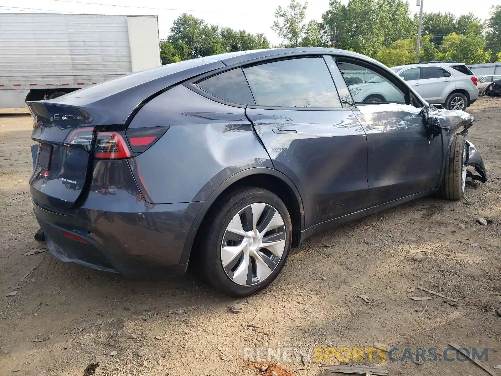 4 Photograph of a damaged car 5YJYGDEE2MF107018 TESLA MODEL Y 2021