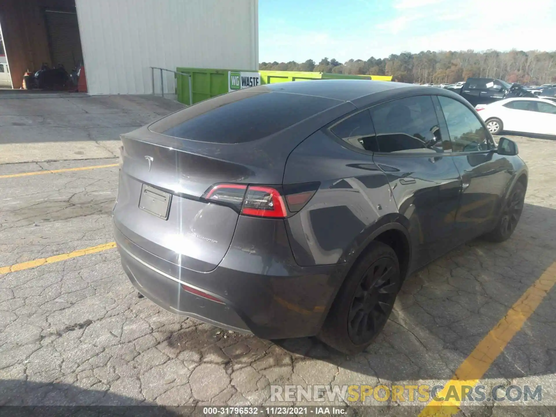 4 Photograph of a damaged car 5YJYGDEE2MF115460 TESLA MODEL Y 2021