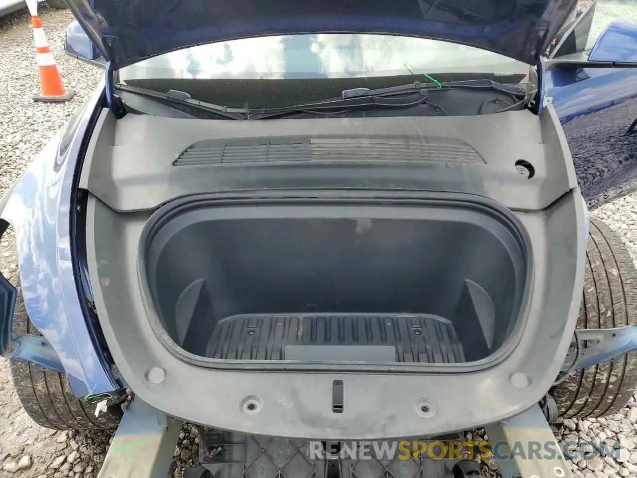 12 Photograph of a damaged car 5YJYGDEE2MF118357 TESLA MODEL Y 2021