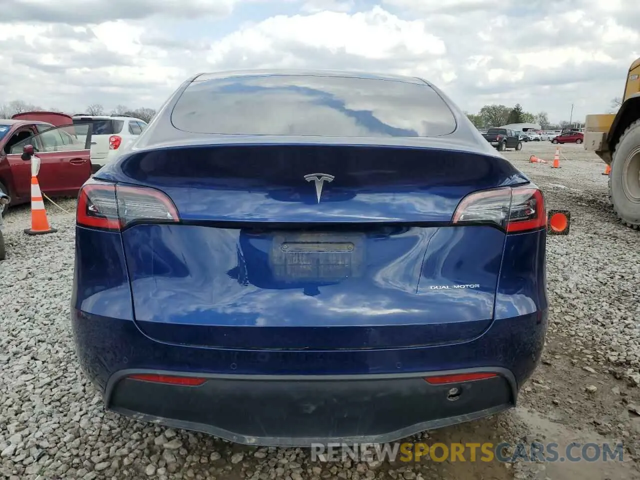 6 Photograph of a damaged car 5YJYGDEE2MF118357 TESLA MODEL Y 2021