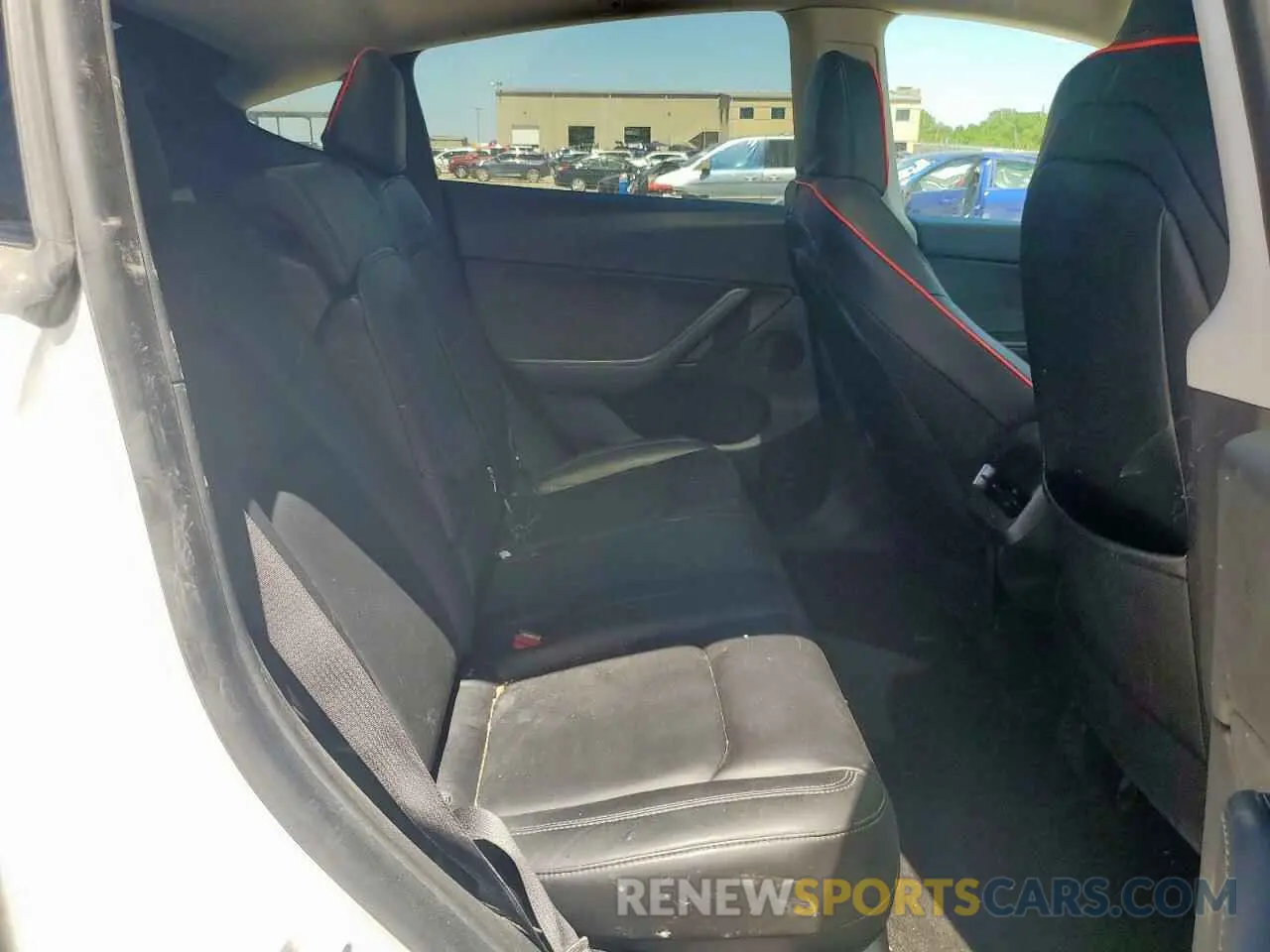 10 Photograph of a damaged car 5YJYGDEE2MF118634 TESLA MODEL Y 2021