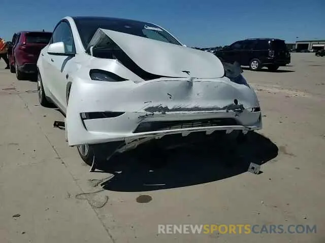 13 Photograph of a damaged car 5YJYGDEE2MF118634 TESLA MODEL Y 2021