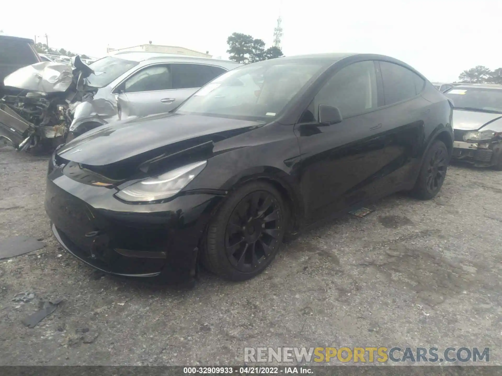 2 Photograph of a damaged car 5YJYGDEE2MF120576 TESLA MODEL Y 2021