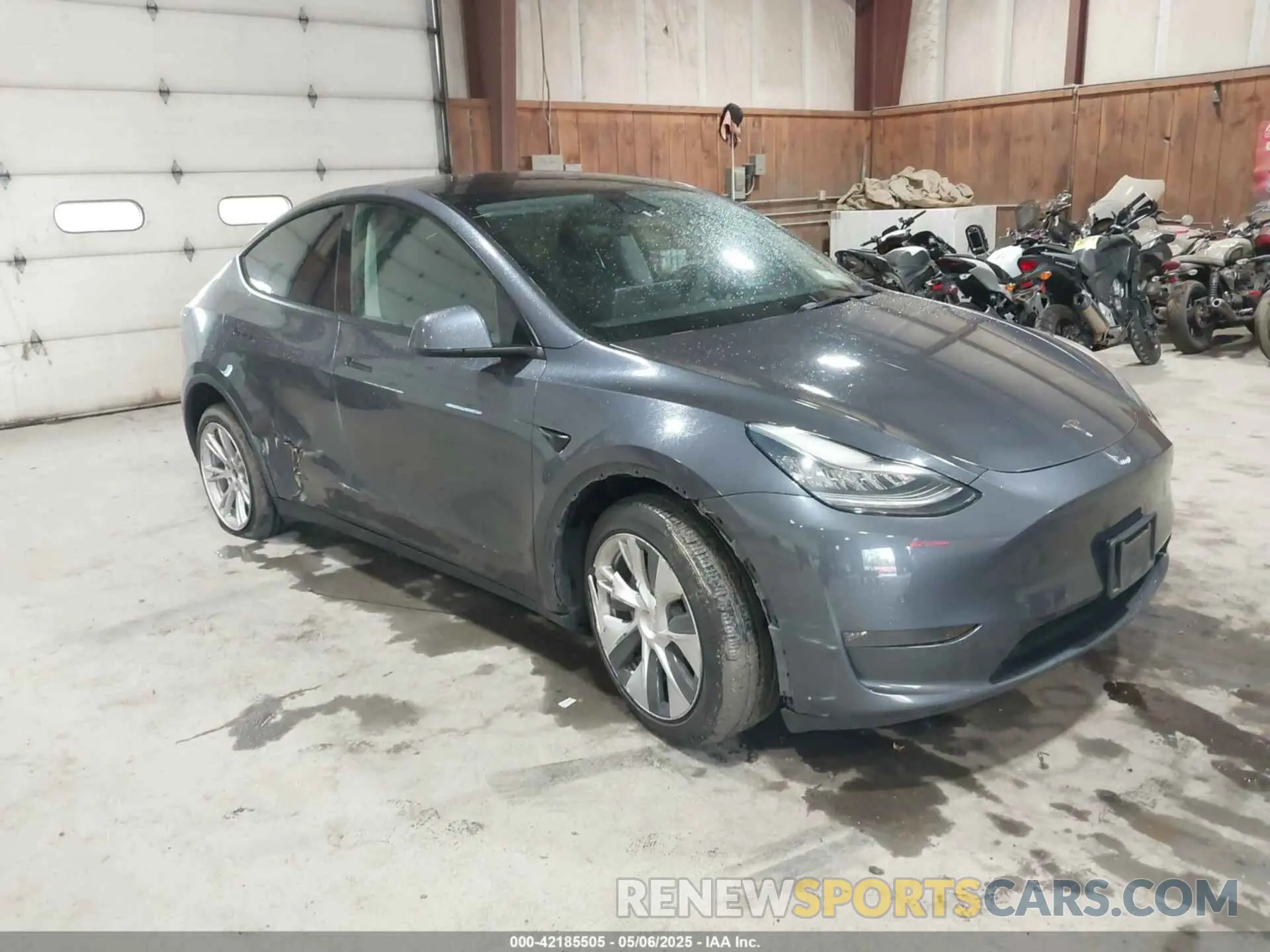 1 Photograph of a damaged car 5YJYGDEE2MF121792 TESLA MODEL Y 2021