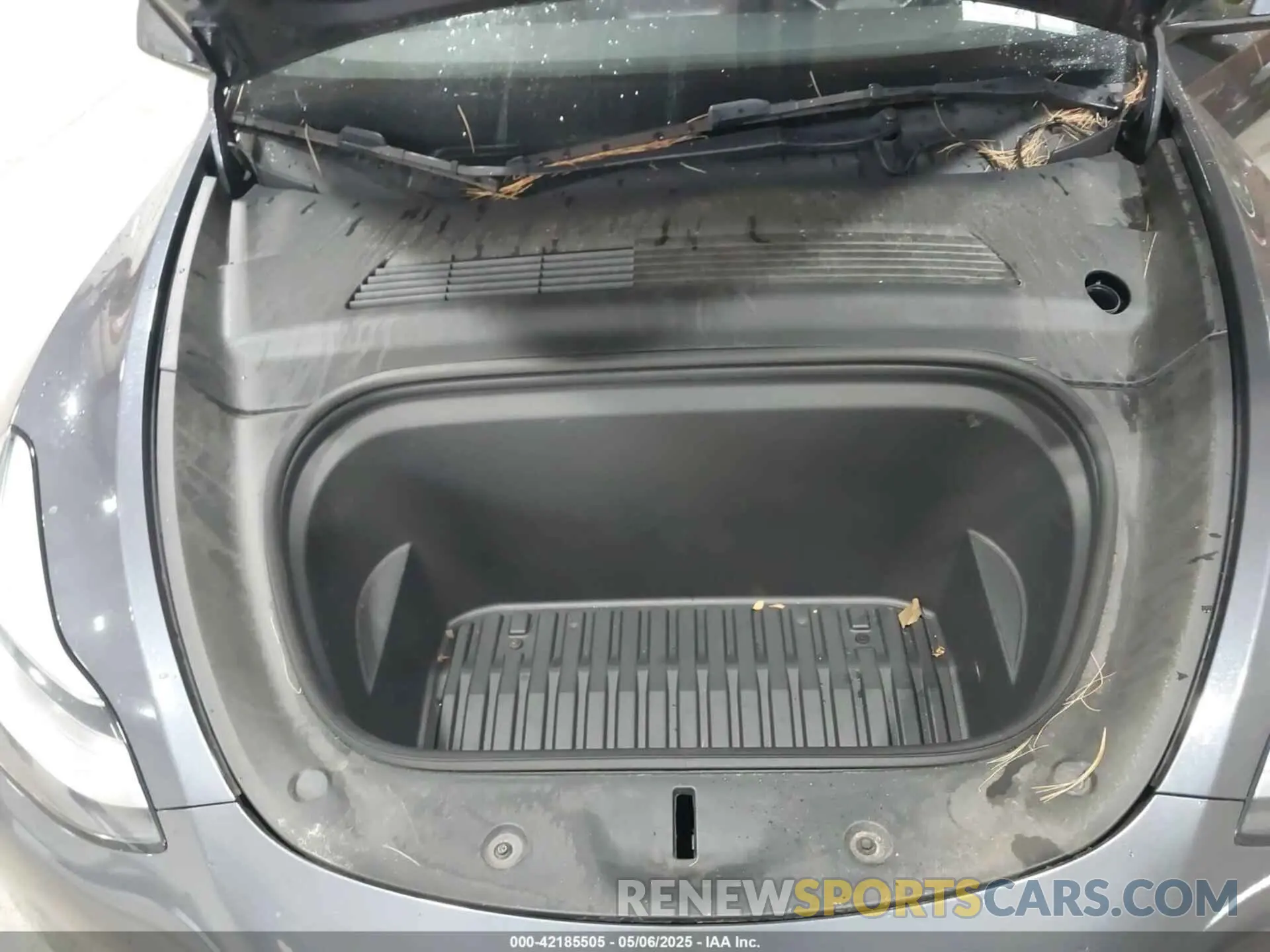 10 Photograph of a damaged car 5YJYGDEE2MF121792 TESLA MODEL Y 2021