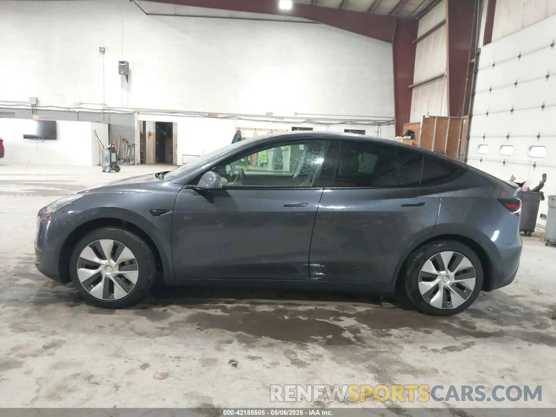 14 Photograph of a damaged car 5YJYGDEE2MF121792 TESLA MODEL Y 2021