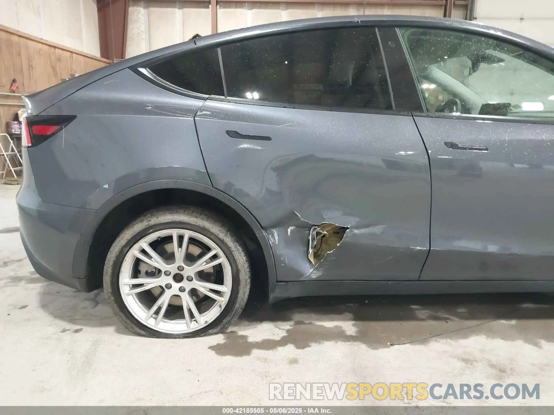 6 Photograph of a damaged car 5YJYGDEE2MF121792 TESLA MODEL Y 2021
