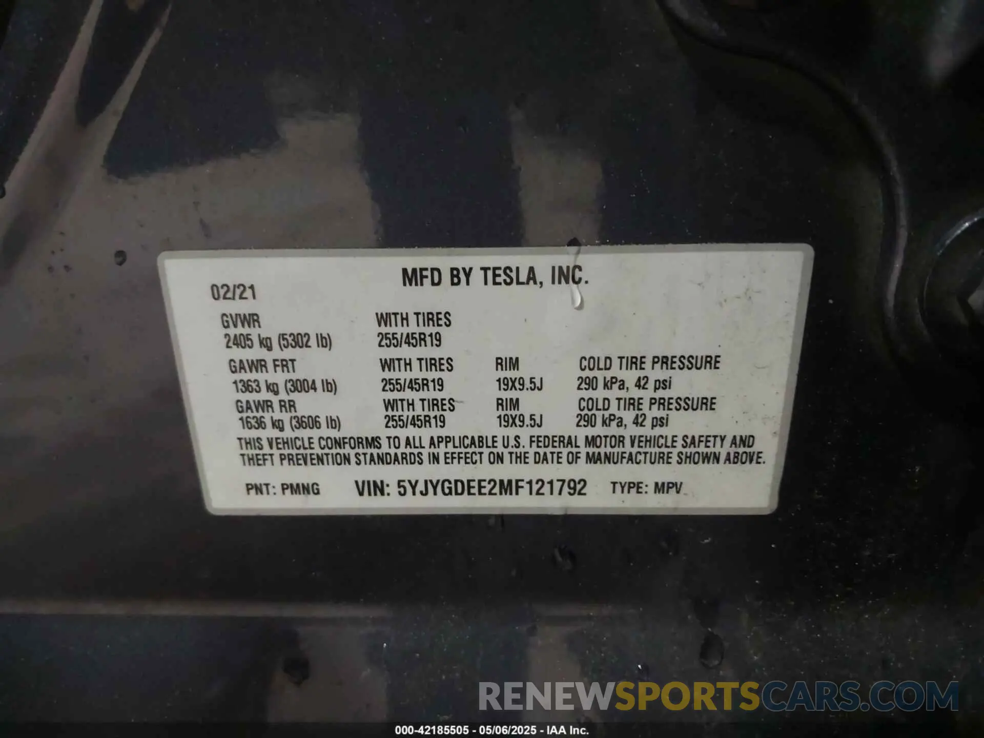 9 Photograph of a damaged car 5YJYGDEE2MF121792 TESLA MODEL Y 2021