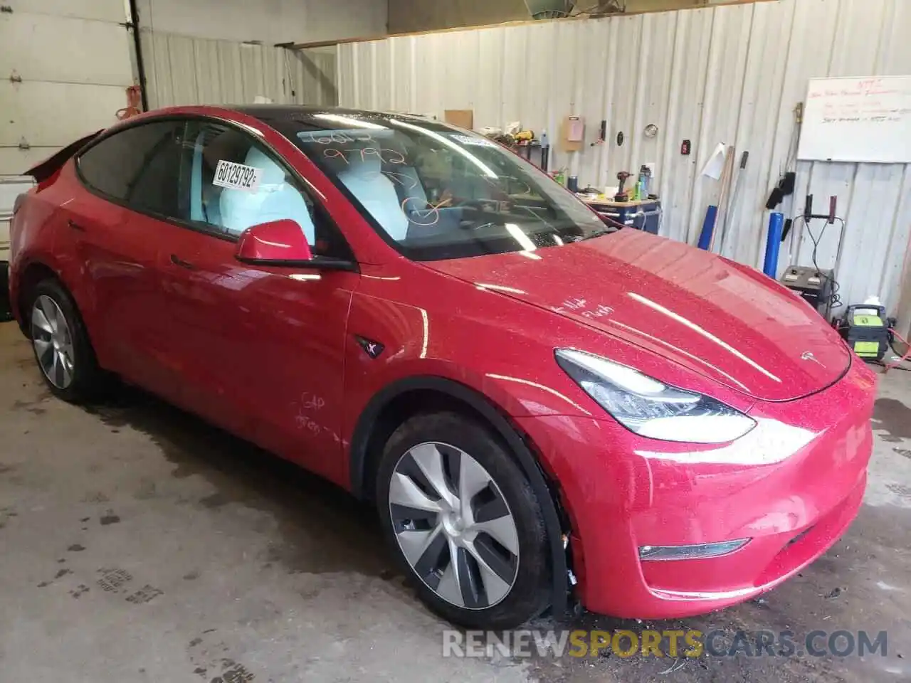 1 Photograph of a damaged car 5YJYGDEE2MF130685 TESLA MODEL Y 2021