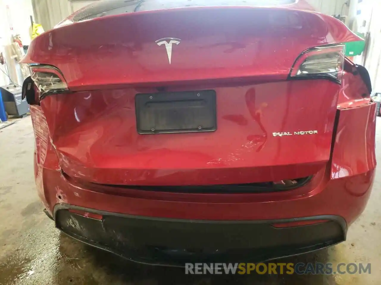 9 Photograph of a damaged car 5YJYGDEE2MF130685 TESLA MODEL Y 2021