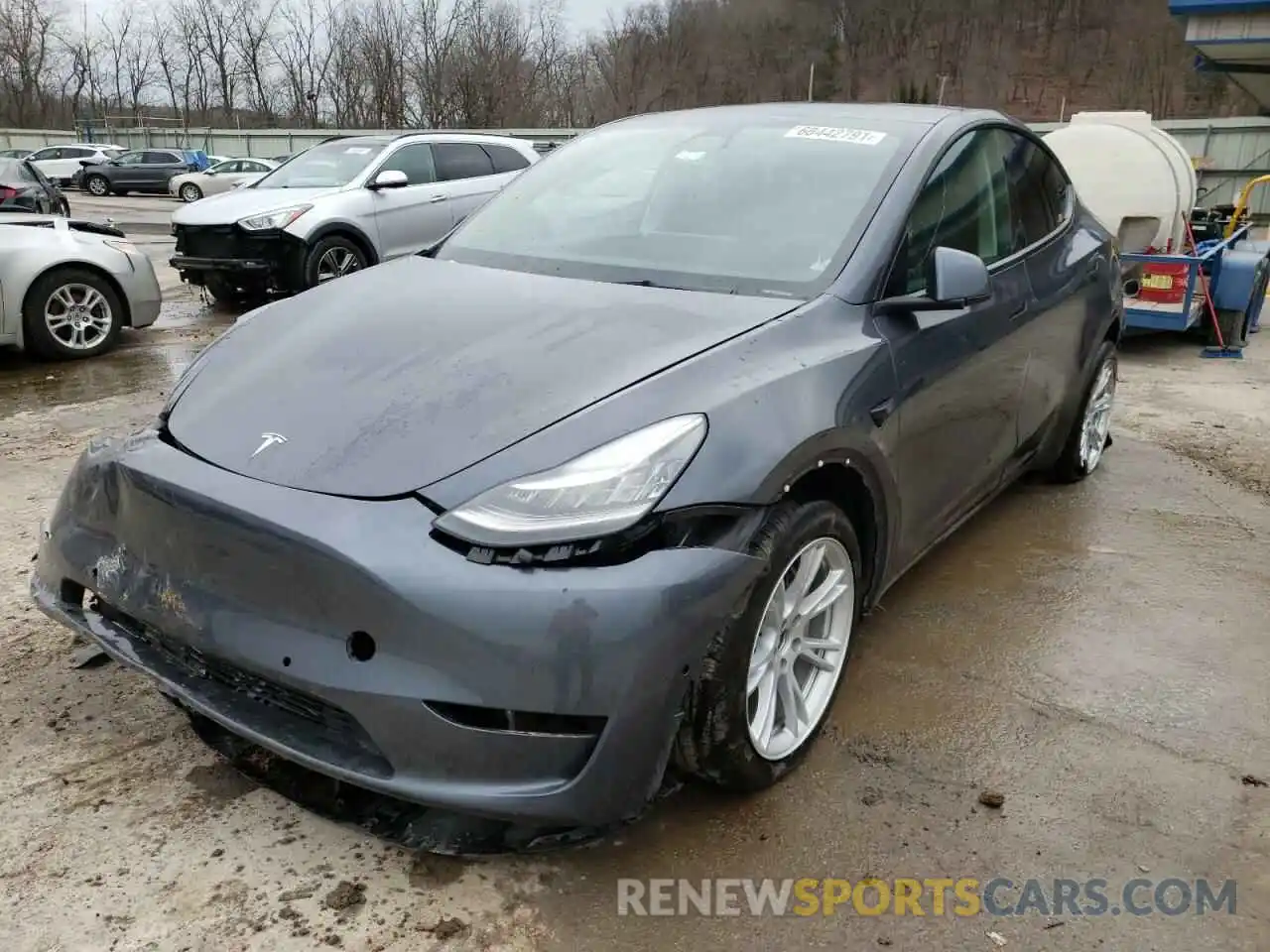 2 Photograph of a damaged car 5YJYGDEE2MF131240 TESLA MODEL Y 2021