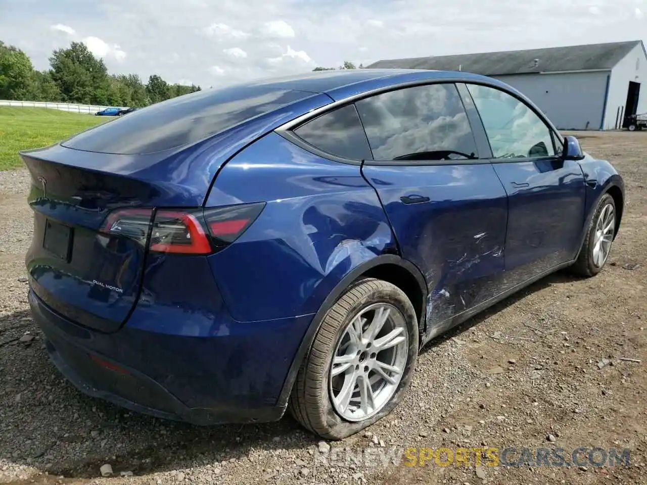 4 Photograph of a damaged car 5YJYGDEE2MF140813 TESLA MODEL Y 2021