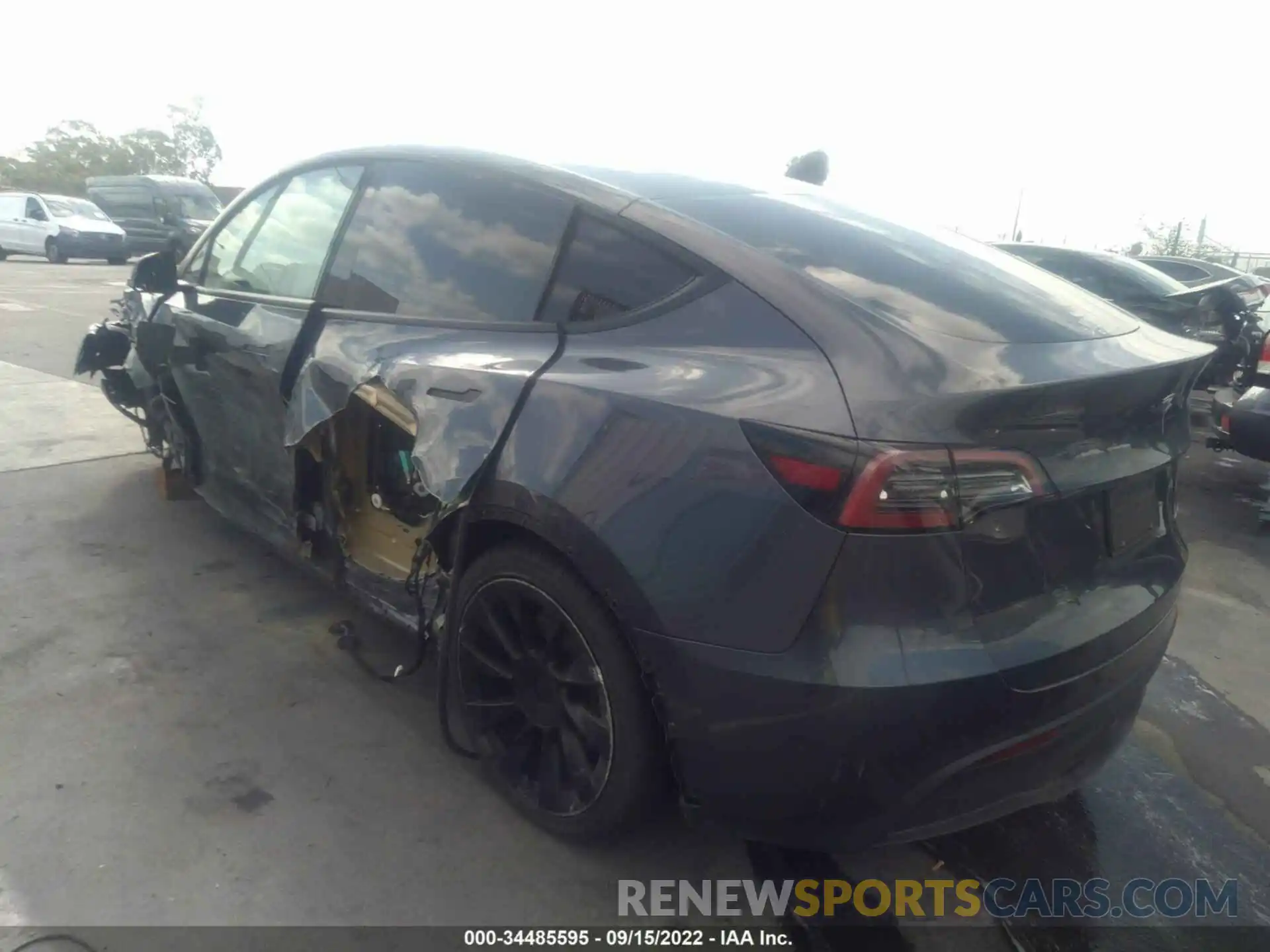 3 Photograph of a damaged car 5YJYGDEE2MF160866 TESLA MODEL Y 2021