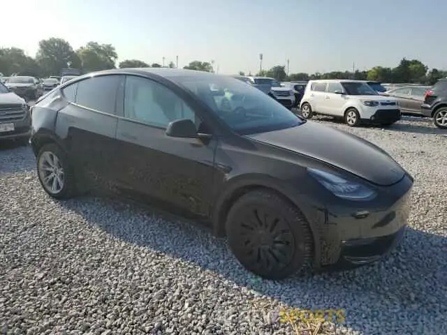 4 Photograph of a damaged car 5YJYGDEE2MF183645 TESLA MODEL Y 2021