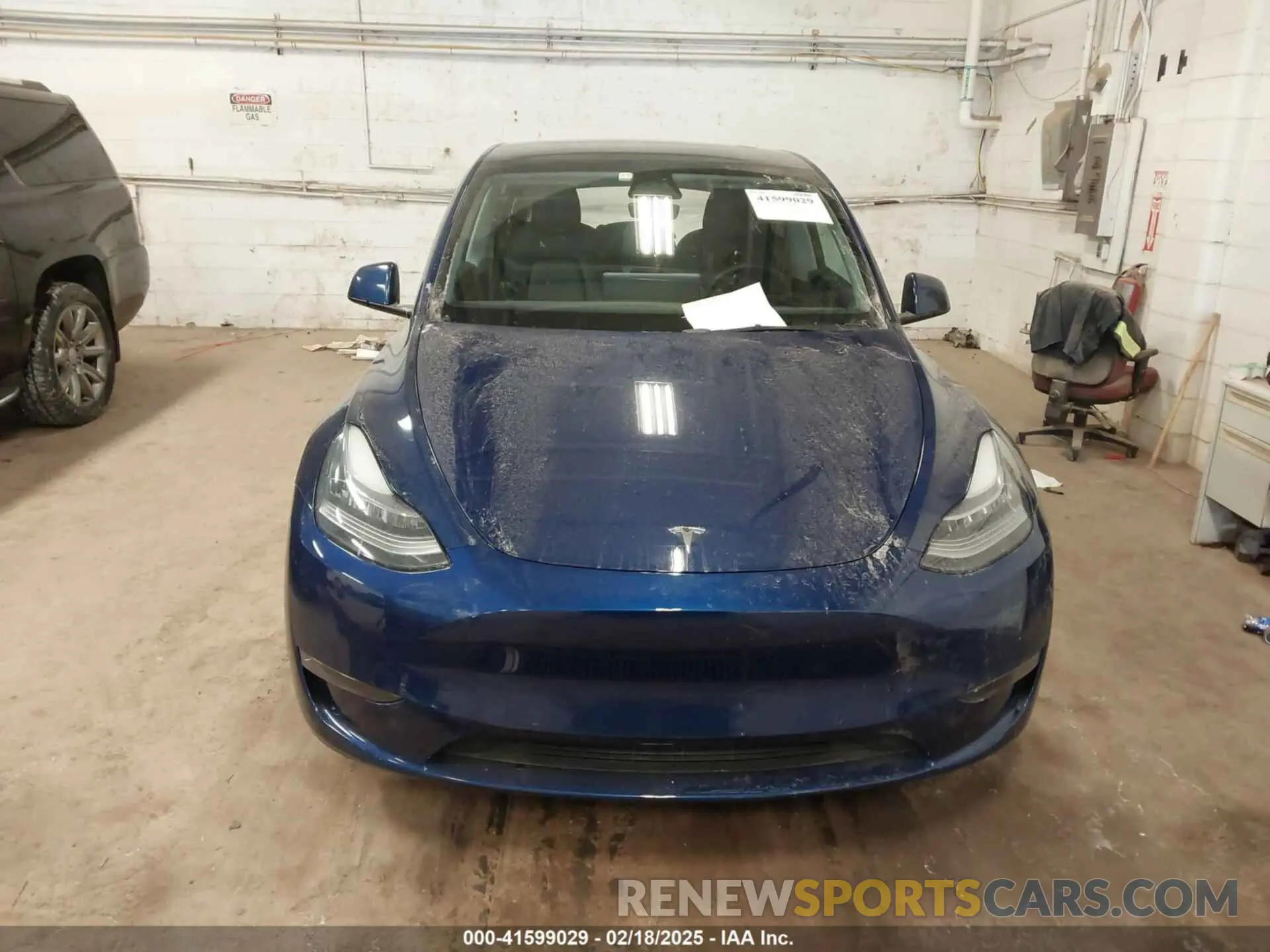 13 Photograph of a damaged car 5YJYGDEE2MF185945 TESLA MODEL Y 2021