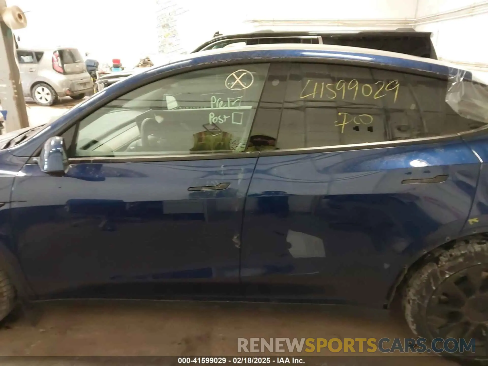 15 Photograph of a damaged car 5YJYGDEE2MF185945 TESLA MODEL Y 2021