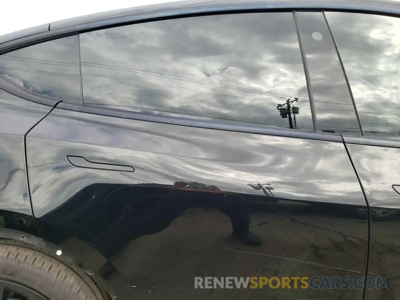 6 Photograph of a damaged car 5YJYGDEE2MF191647 TESLA MODEL Y 2021