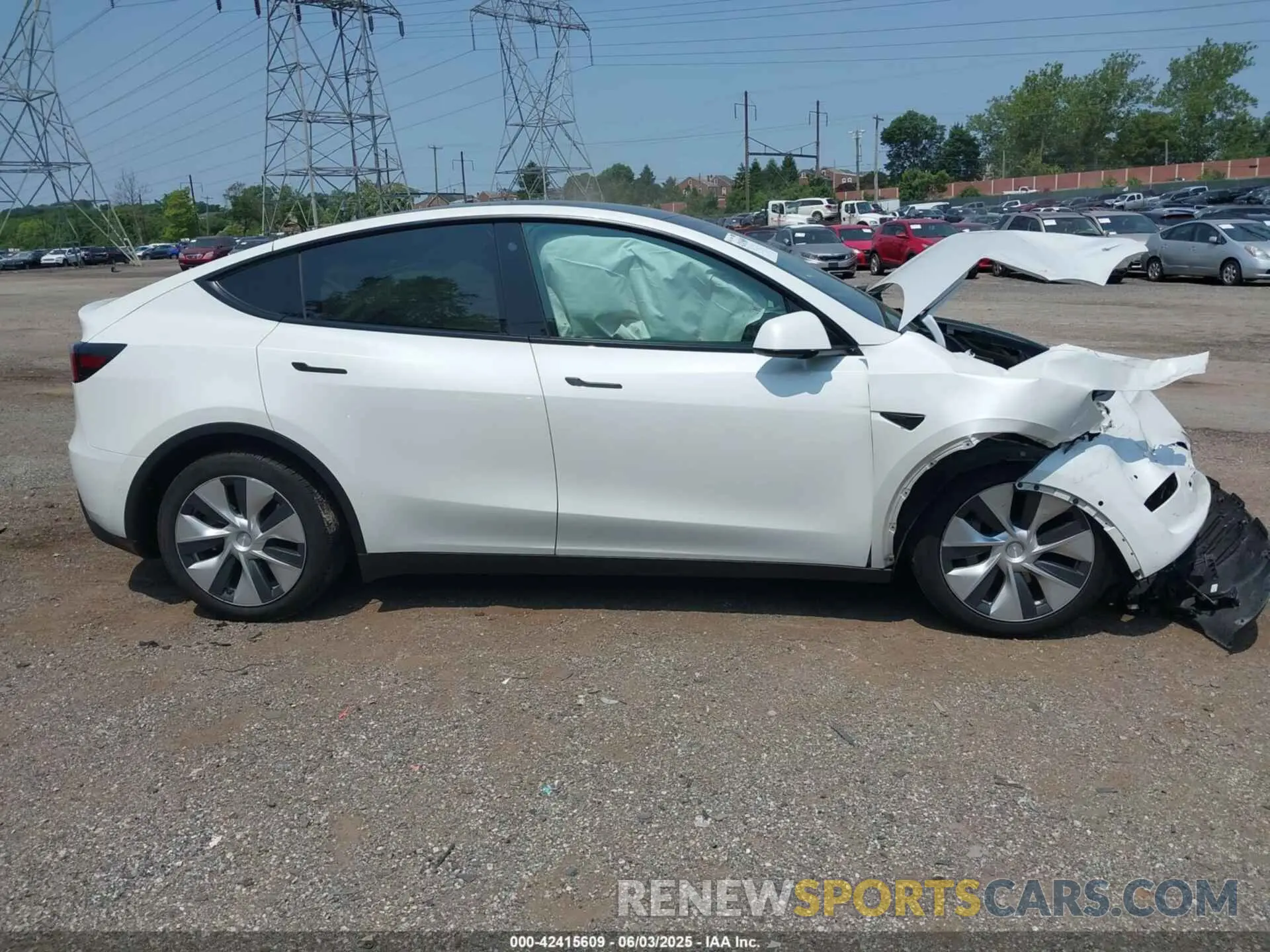 14 Photograph of a damaged car 5YJYGDEE2MF191938 TESLA MODEL Y 2021