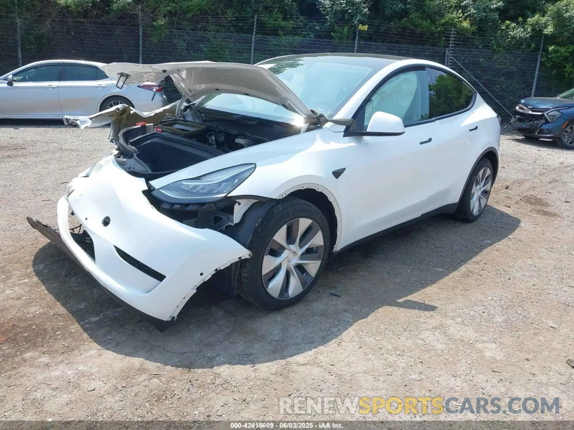 2 Photograph of a damaged car 5YJYGDEE2MF191938 TESLA MODEL Y 2021