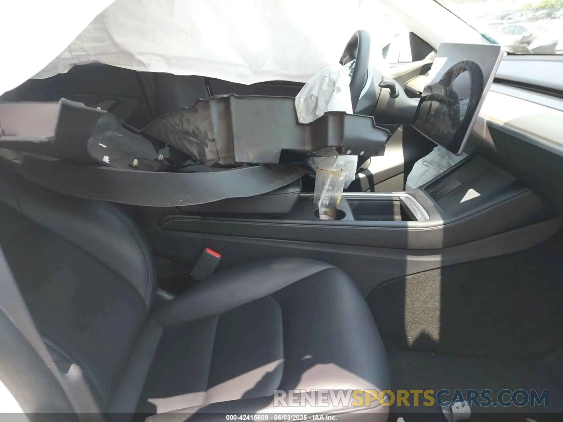 5 Photograph of a damaged car 5YJYGDEE2MF191938 TESLA MODEL Y 2021