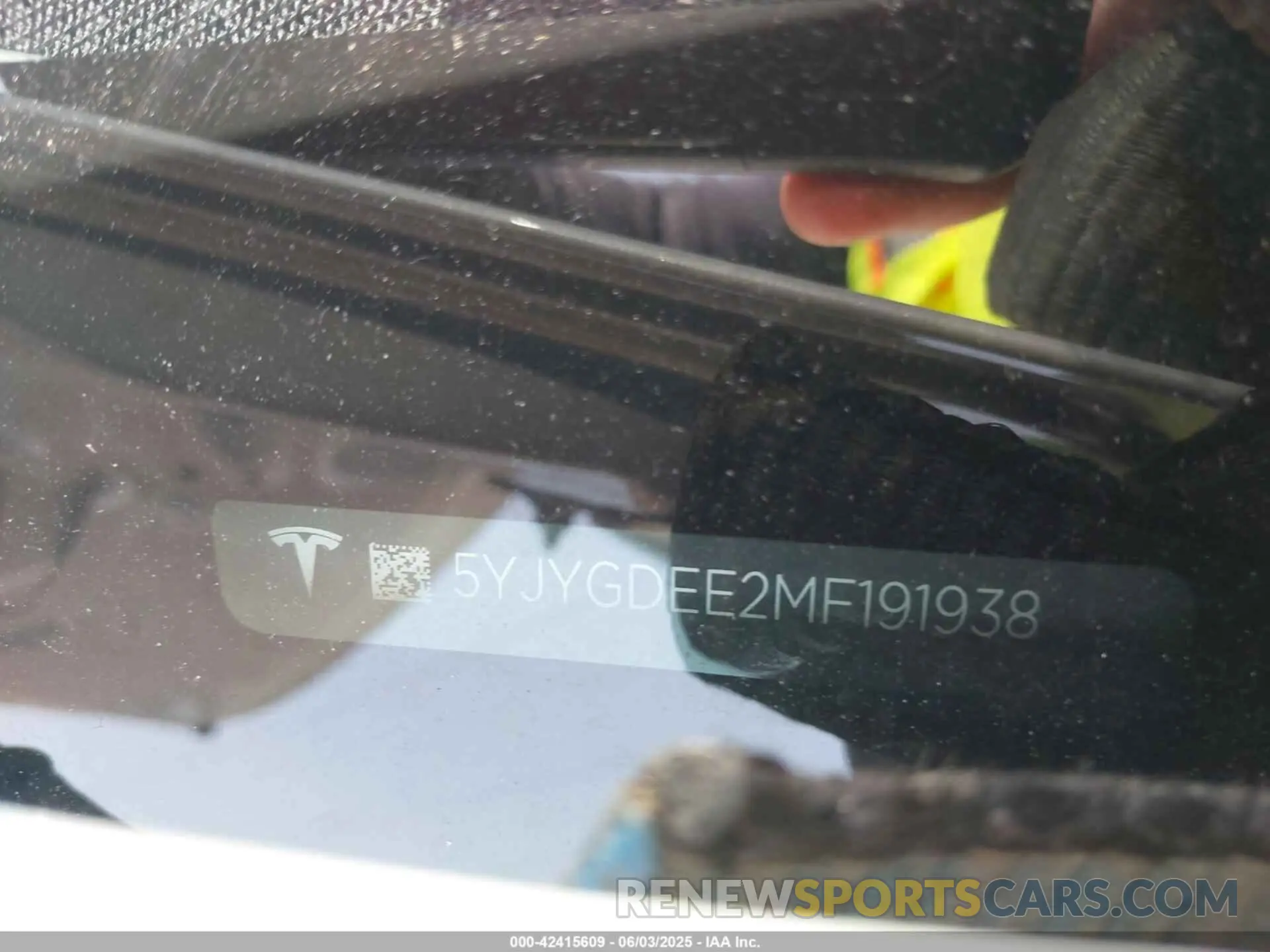 9 Photograph of a damaged car 5YJYGDEE2MF191938 TESLA MODEL Y 2021