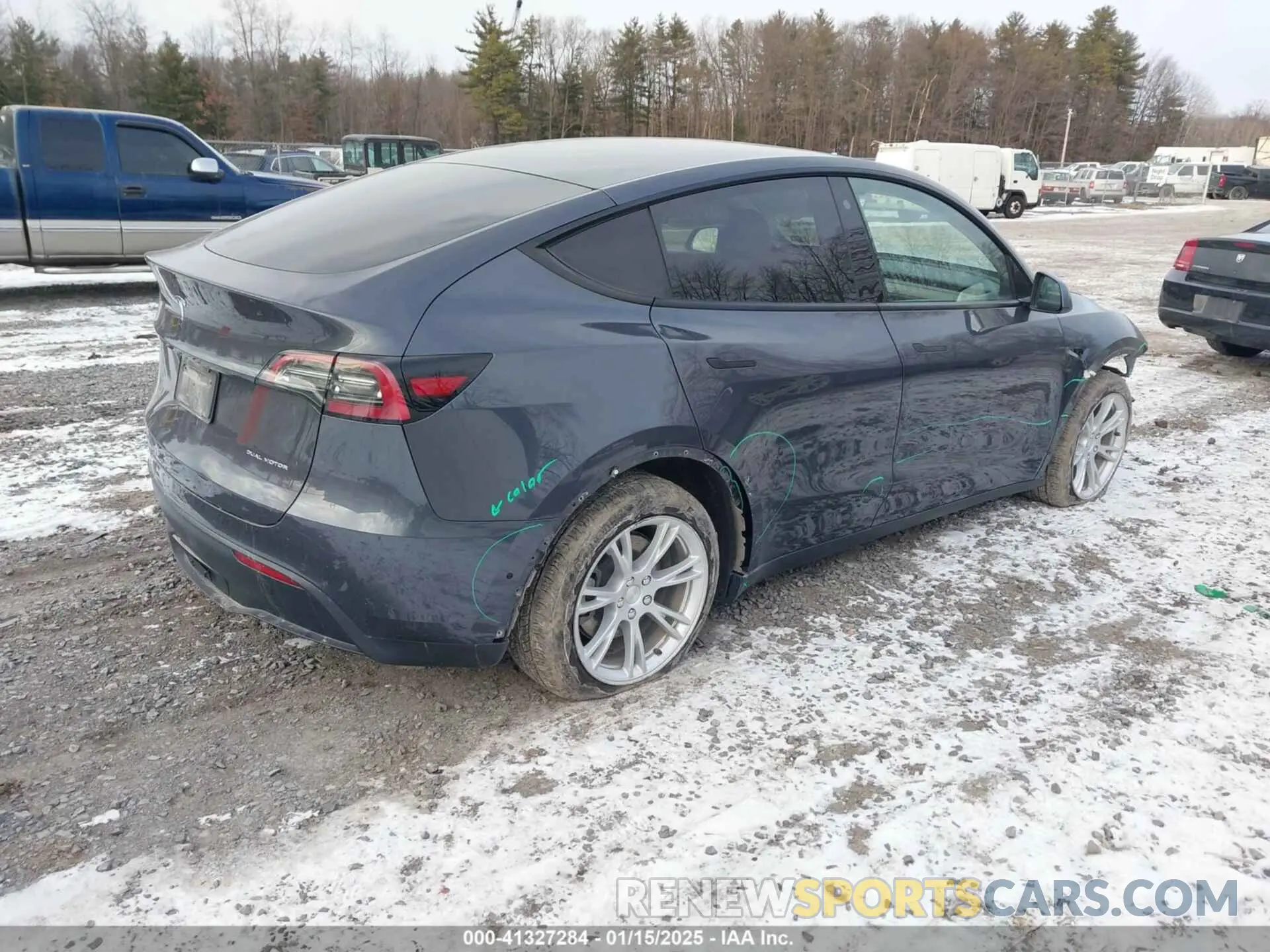 4 Photograph of a damaged car 5YJYGDEE2MF196122 TESLA MODEL Y 2021
