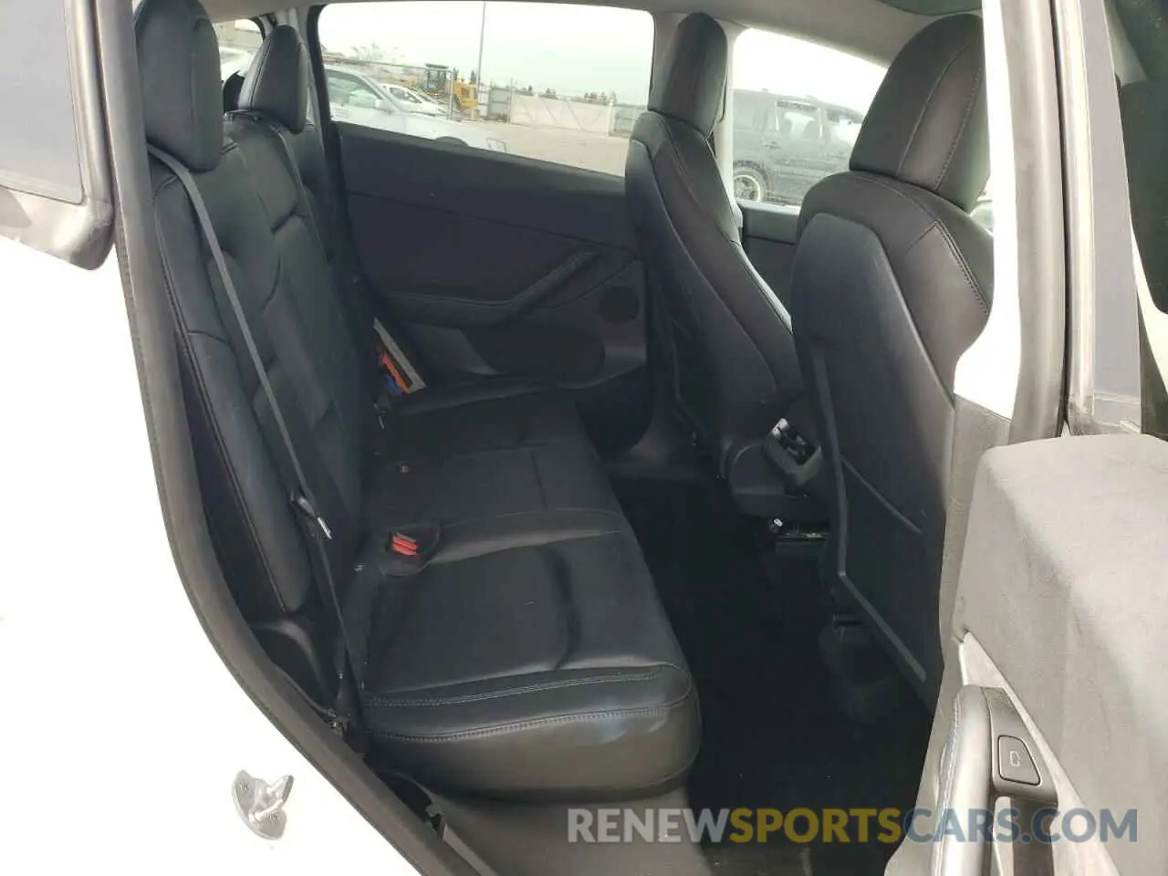 10 Photograph of a damaged car 5YJYGDEE2MF198937 TESLA MODEL Y 2021