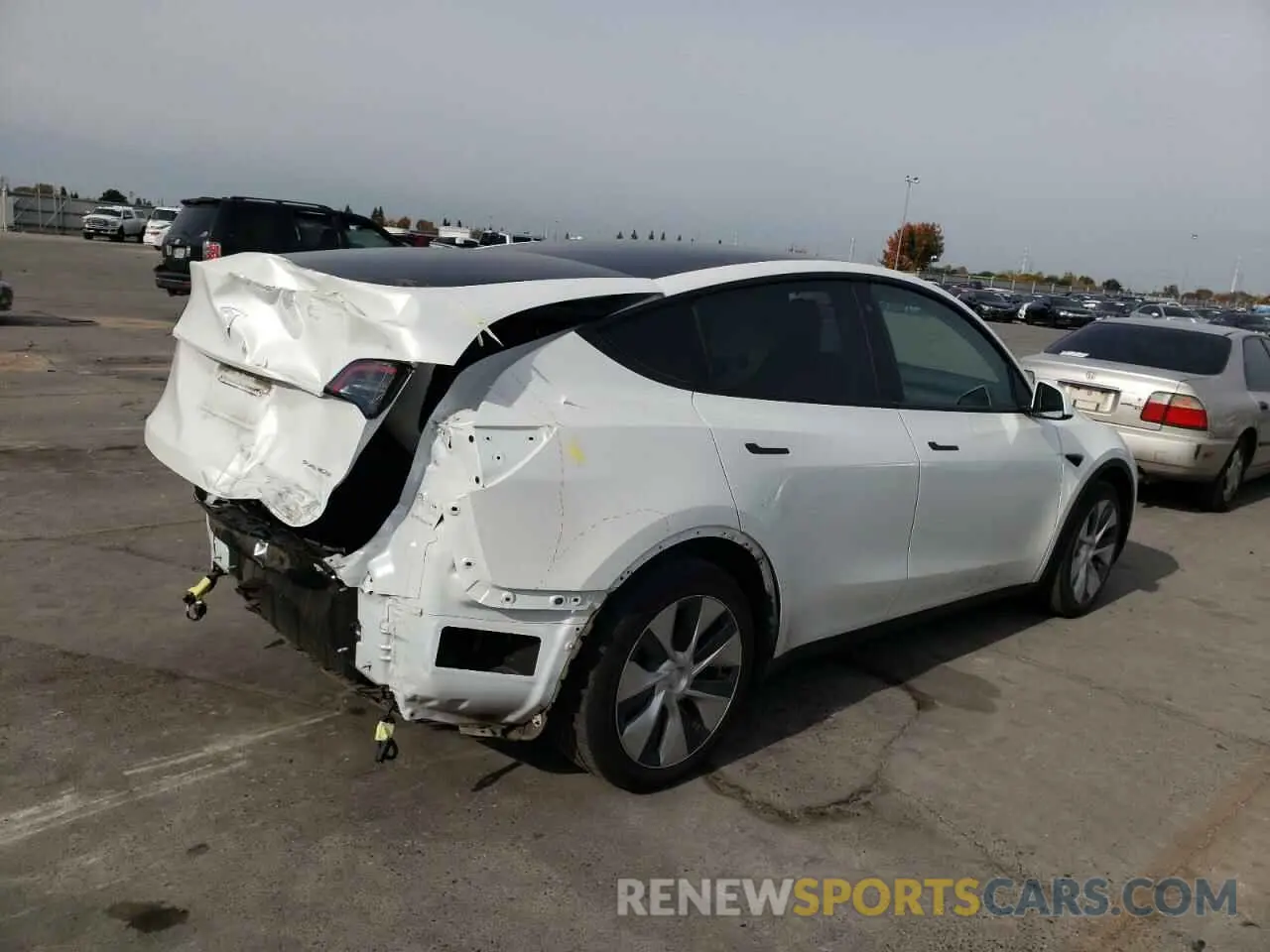3 Photograph of a damaged car 5YJYGDEE2MF198937 TESLA MODEL Y 2021