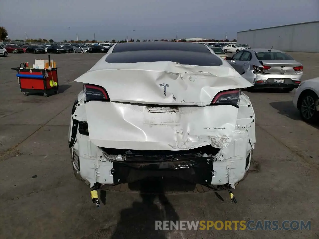 6 Photograph of a damaged car 5YJYGDEE2MF198937 TESLA MODEL Y 2021