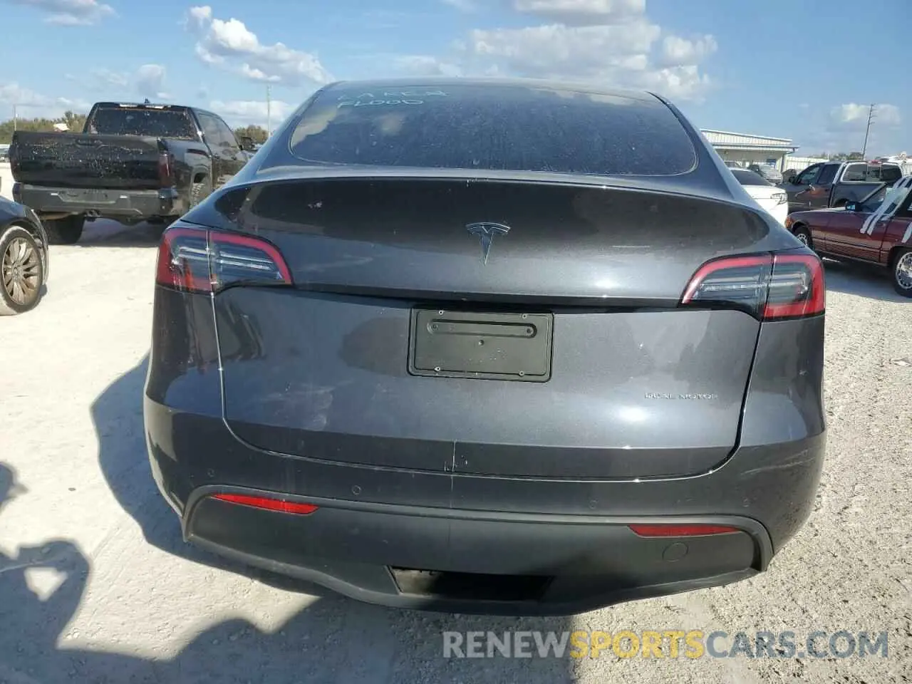 6 Photograph of a damaged car 5YJYGDEE2MF200668 TESLA MODEL Y 2021