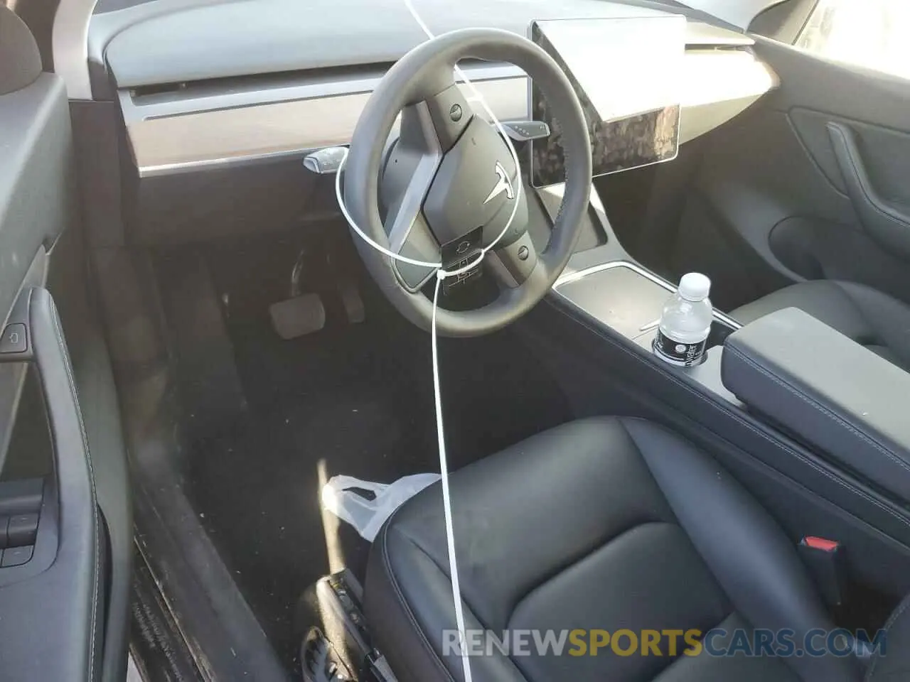 8 Photograph of a damaged car 5YJYGDEE2MF200668 TESLA MODEL Y 2021