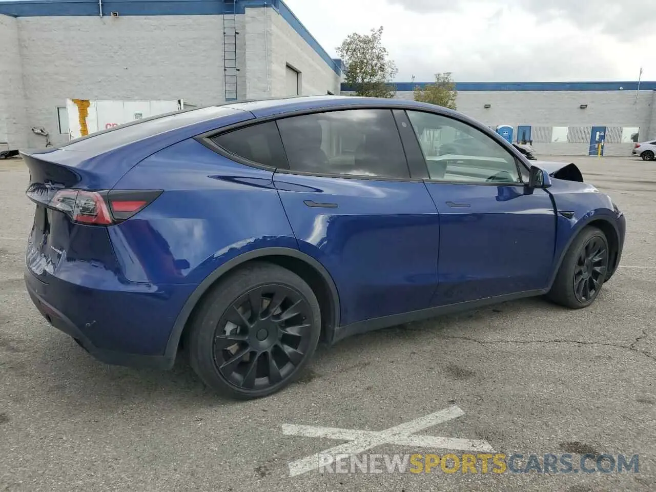 3 Photograph of a damaged car 5YJYGDEE2MF207913 TESLA MODEL Y 2021