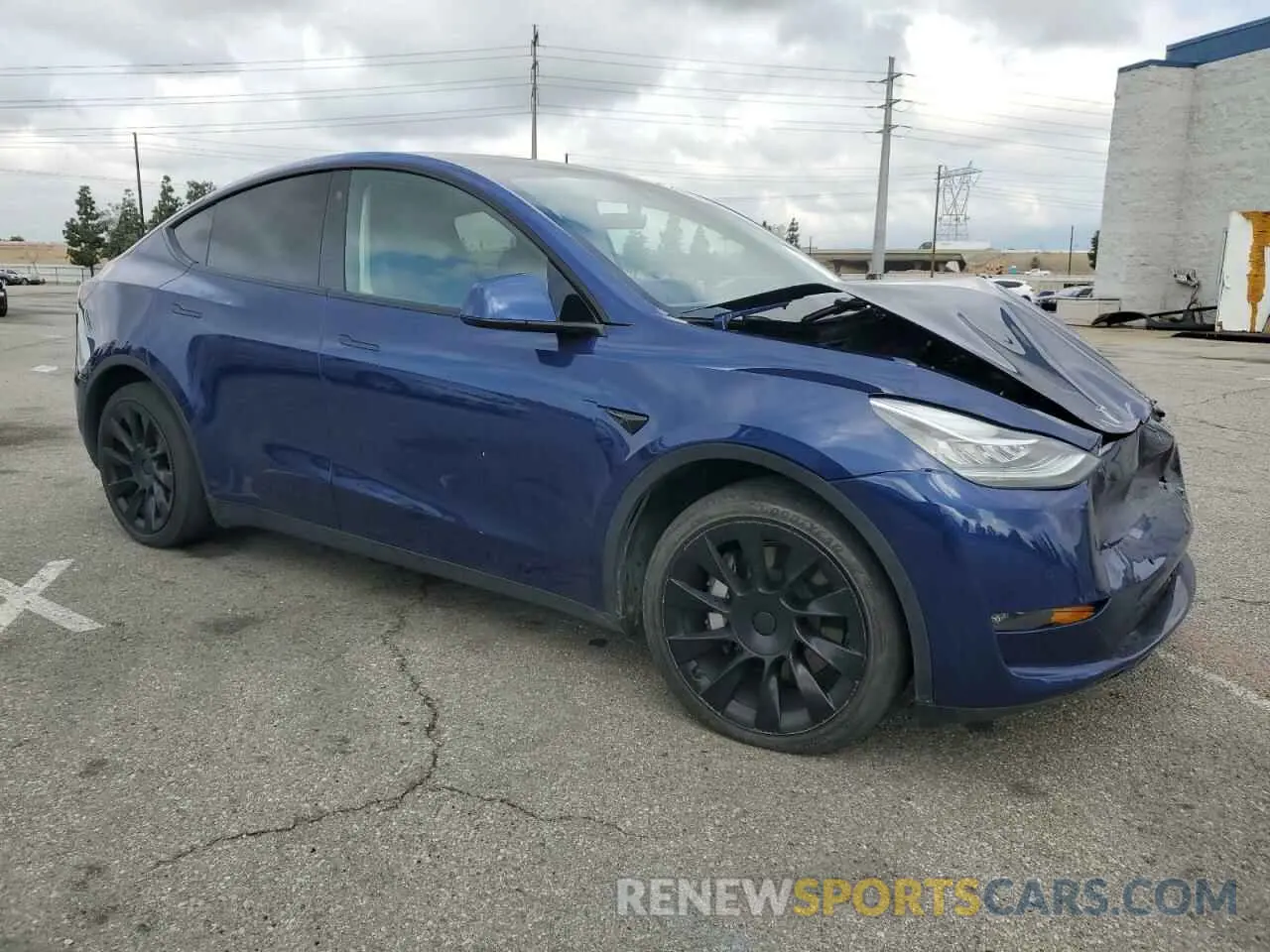4 Photograph of a damaged car 5YJYGDEE2MF207913 TESLA MODEL Y 2021
