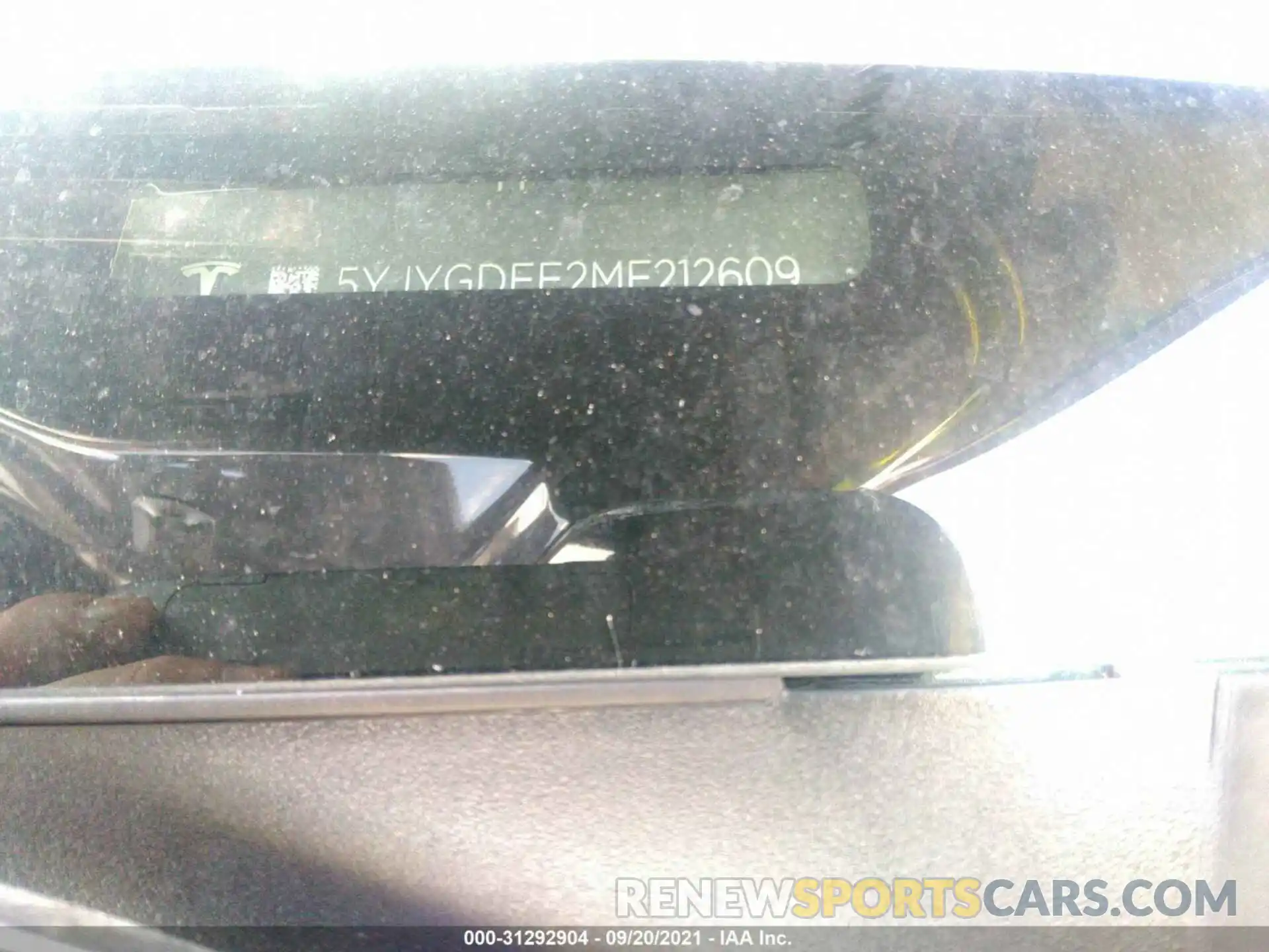 9 Photograph of a damaged car 5YJYGDEE2MF212609 TESLA MODEL Y 2021