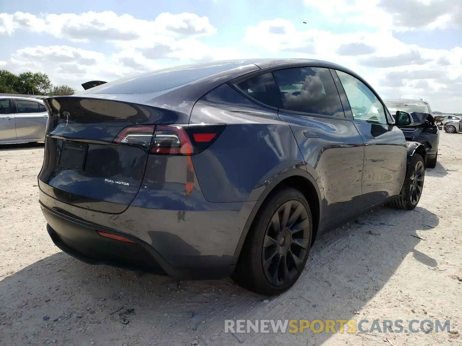 4 Photograph of a damaged car 5YJYGDEE2MF228504 TESLA MODEL Y 2021