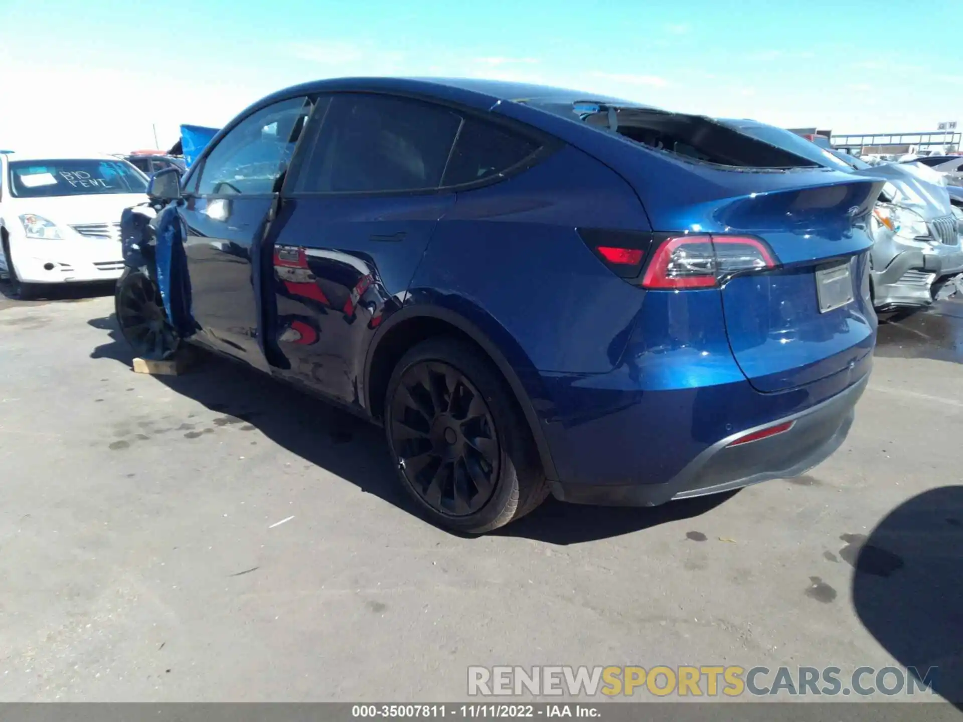 3 Photograph of a damaged car 5YJYGDEE2MF240720 TESLA MODEL Y 2021