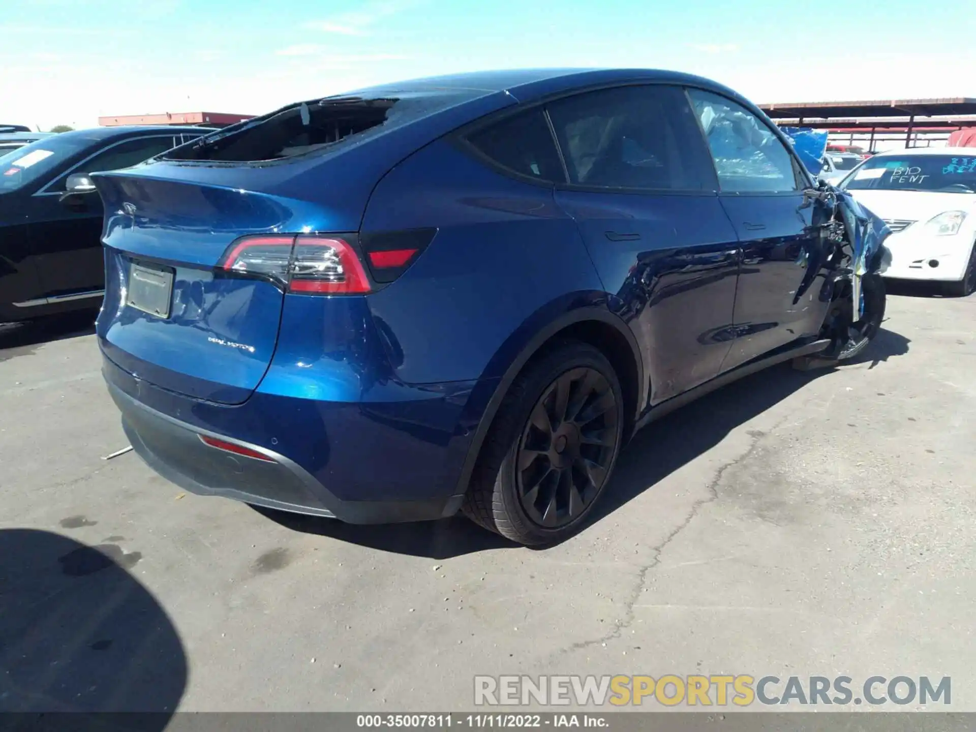 4 Photograph of a damaged car 5YJYGDEE2MF240720 TESLA MODEL Y 2021