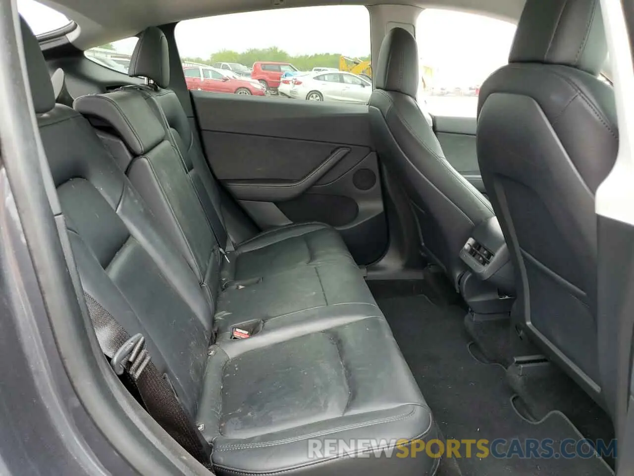 10 Photograph of a damaged car 5YJYGDEE2MF253676 TESLA MODEL Y 2021