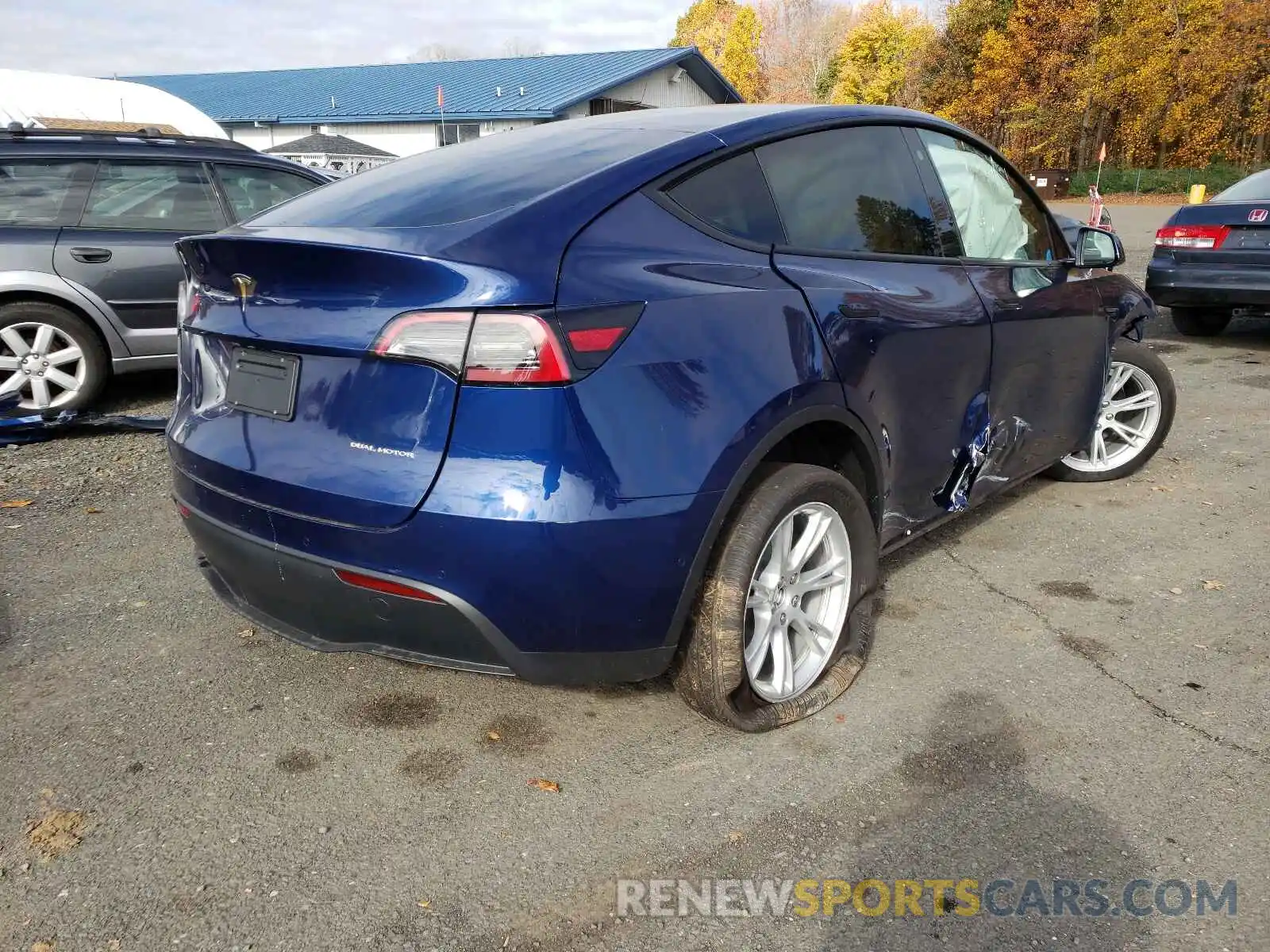 4 Photograph of a damaged car 5YJYGDEE2MF255945 TESLA MODEL Y 2021