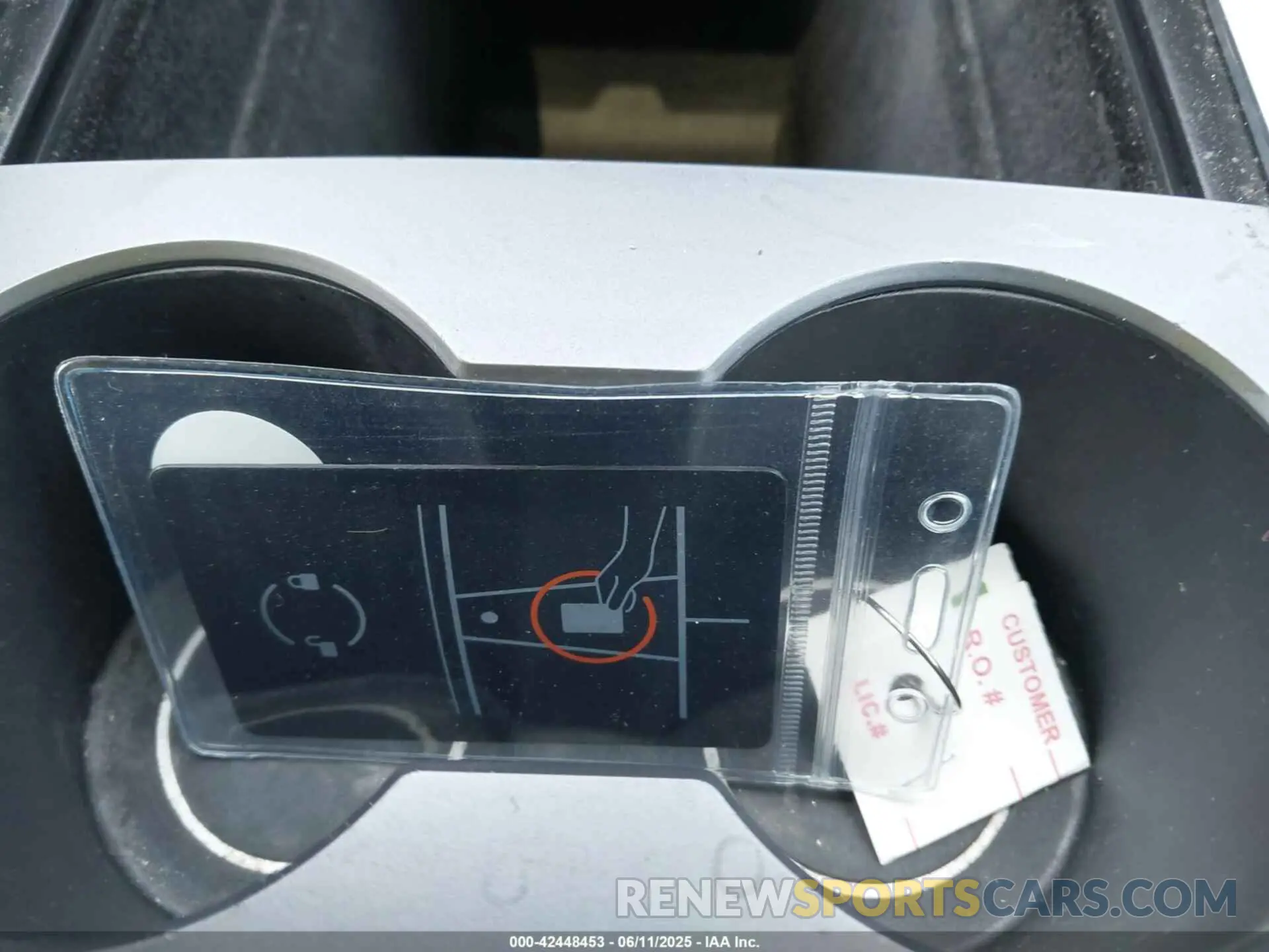 11 Photograph of a damaged car 5YJYGDEE2MF261874 TESLA MODEL Y 2021