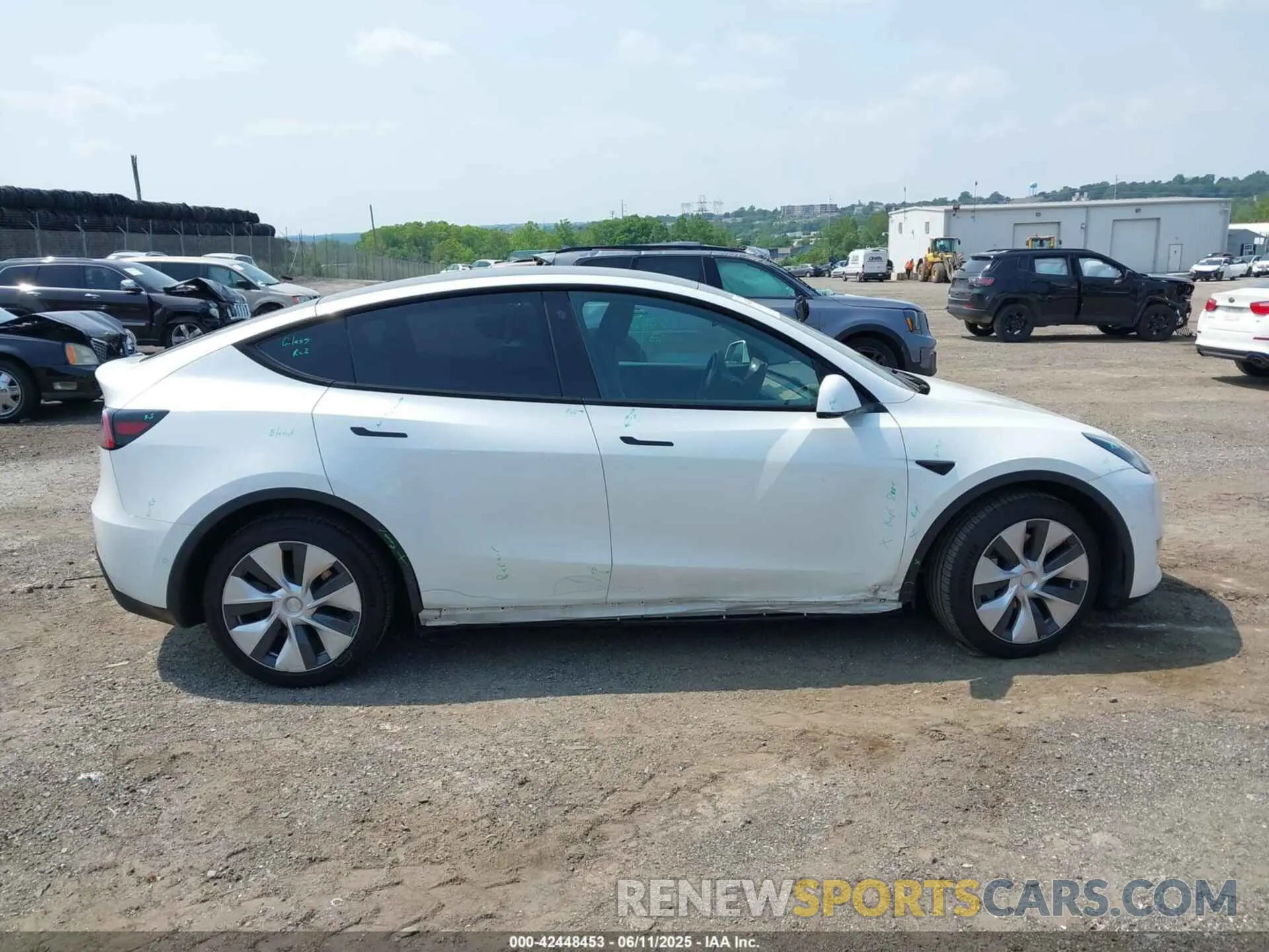 13 Photograph of a damaged car 5YJYGDEE2MF261874 TESLA MODEL Y 2021