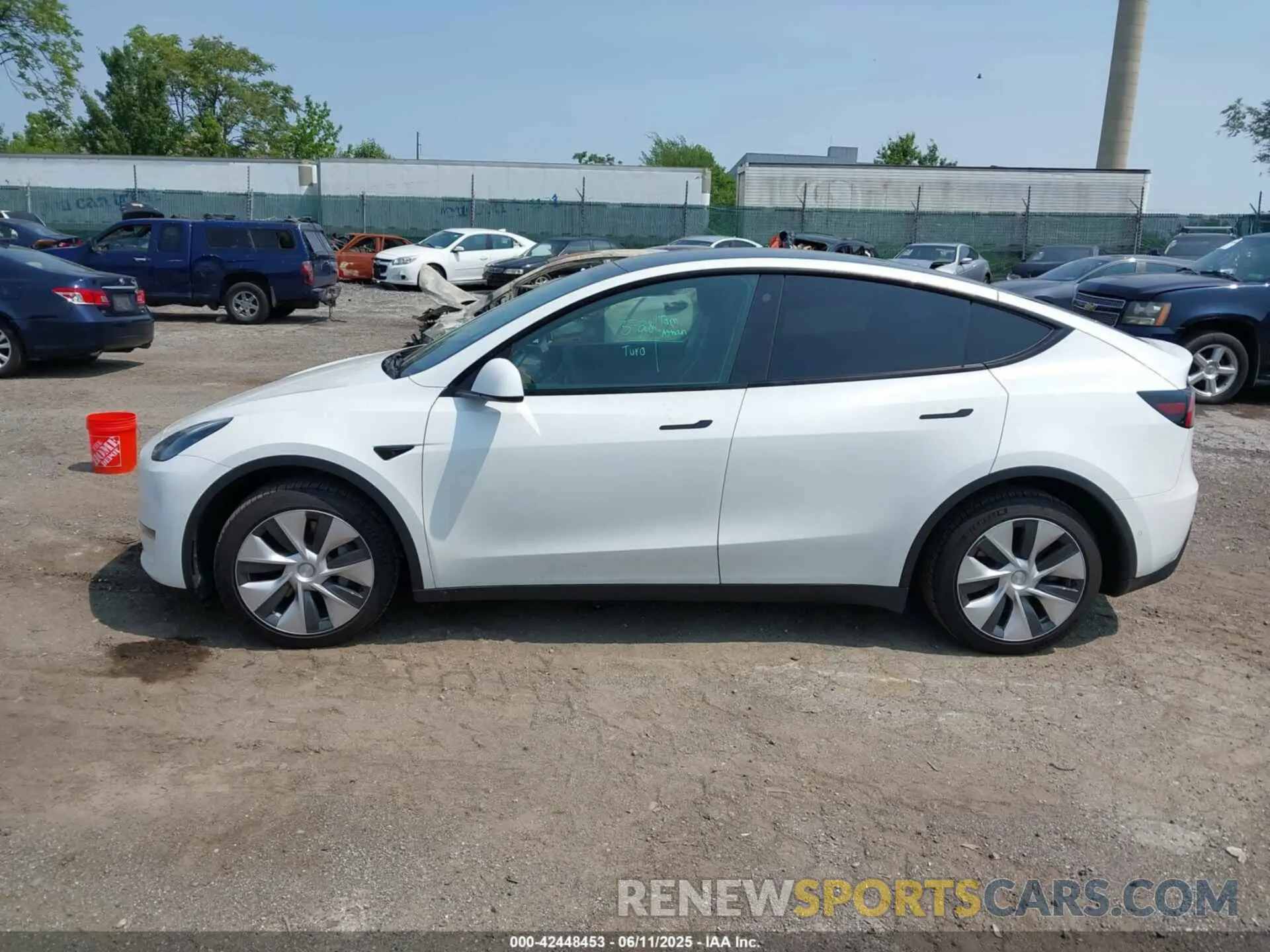 14 Photograph of a damaged car 5YJYGDEE2MF261874 TESLA MODEL Y 2021