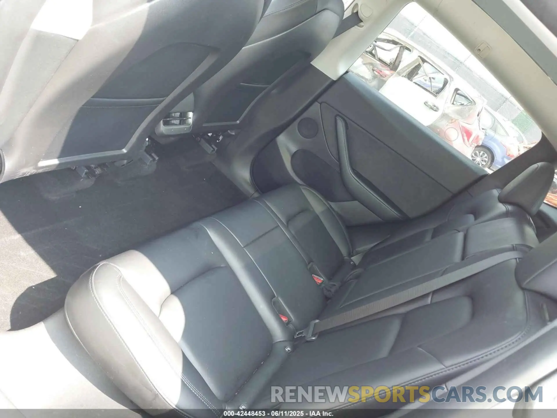 23 Photograph of a damaged car 5YJYGDEE2MF261874 TESLA MODEL Y 2021