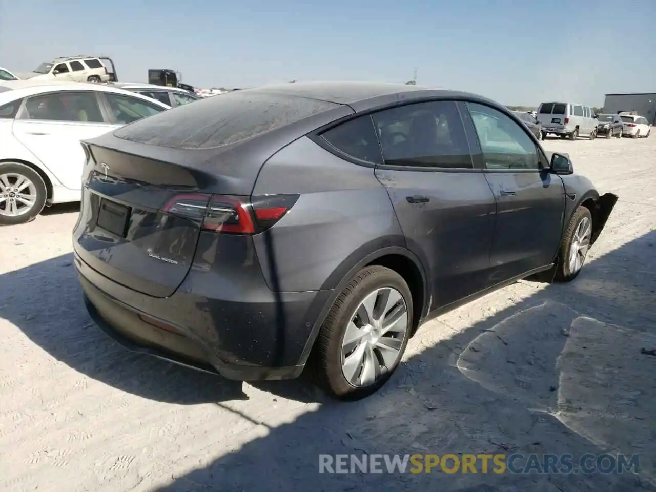 4 Photograph of a damaged car 5YJYGDEE2MF262409 TESLA MODEL Y 2021