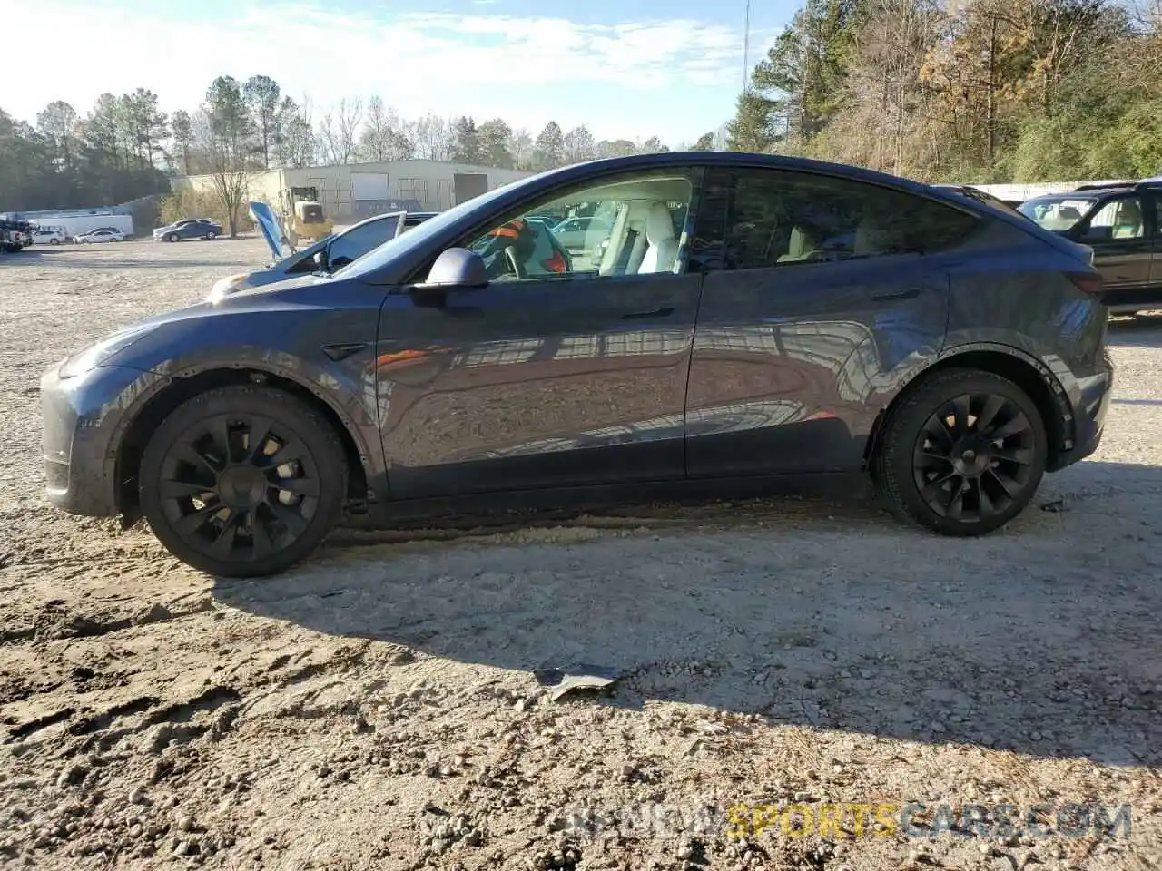 1 Photograph of a damaged car 5YJYGDEE2MF267805 TESLA MODEL Y 2021