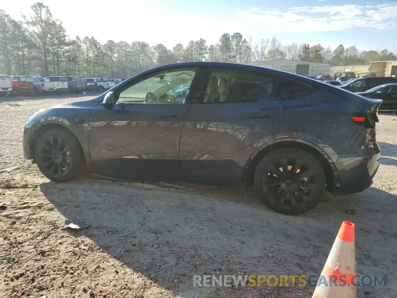 2 Photograph of a damaged car 5YJYGDEE2MF267805 TESLA MODEL Y 2021