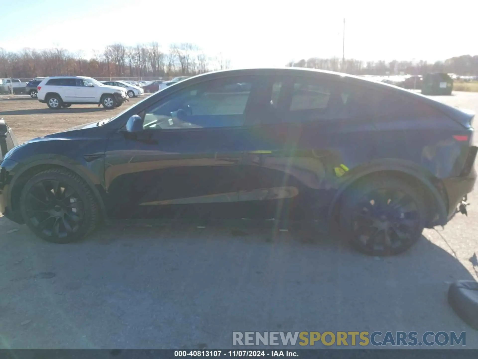 15 Photograph of a damaged car 5YJYGDEE2MF286886 TESLA MODEL Y 2021