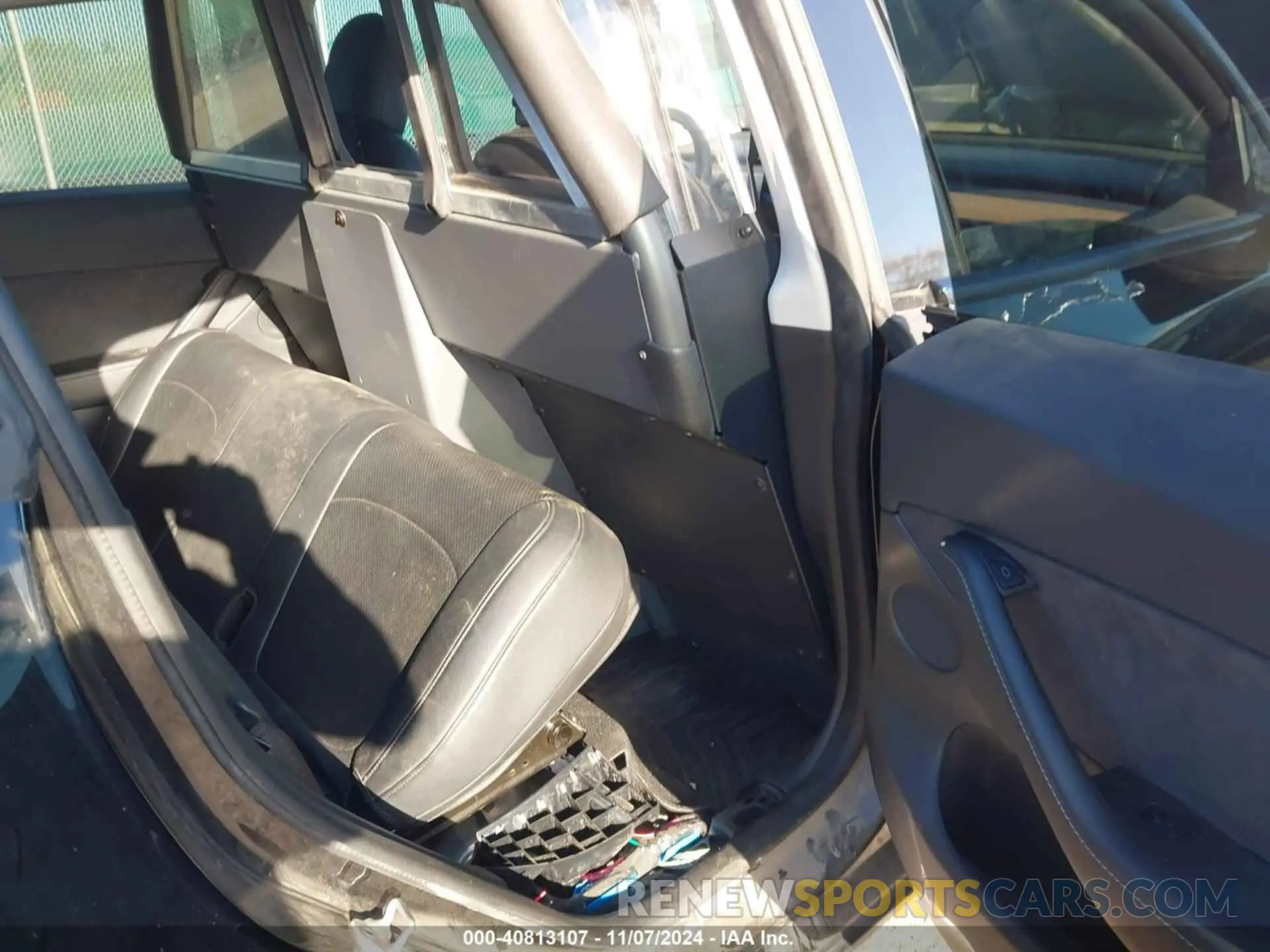 8 Photograph of a damaged car 5YJYGDEE2MF286886 TESLA MODEL Y 2021