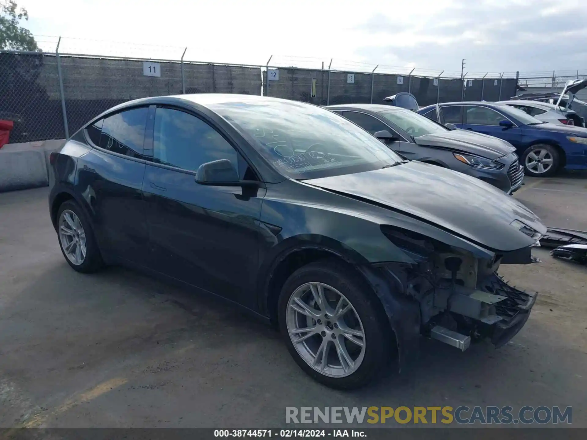 1 Photograph of a damaged car 5YJYGDEE2MF296950 TESLA MODEL Y 2021